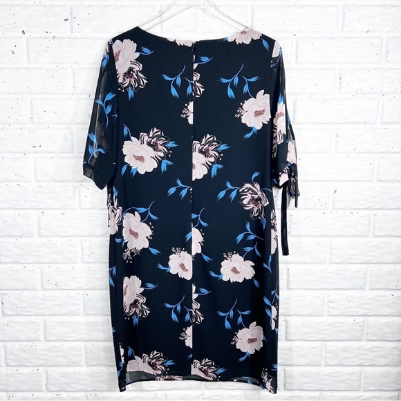 TRUTH & FABLE Floral Dress | Sheer Sleeve Dress - Picture 9 of 10